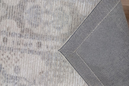 Stefano 15700 Ivory/Beige/Grey rug – corner detail