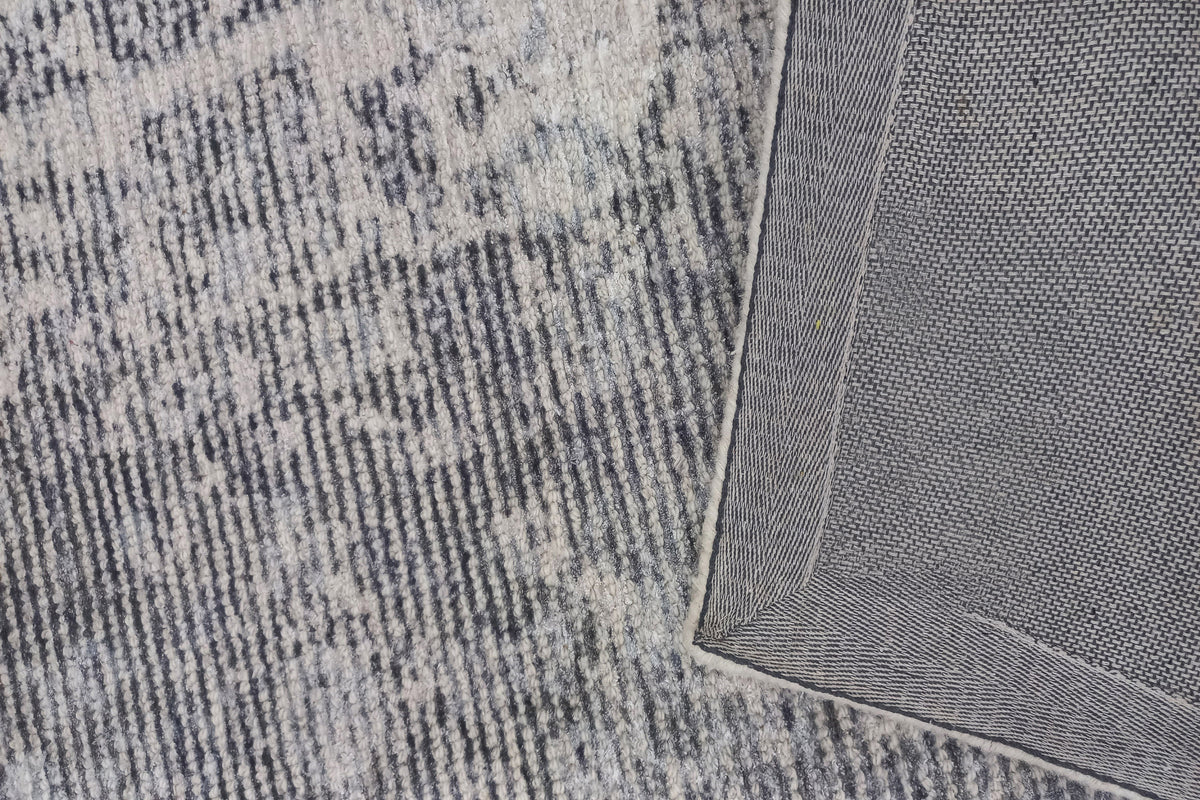 Stefano 15703 Ivory/Grey rug – corner detail