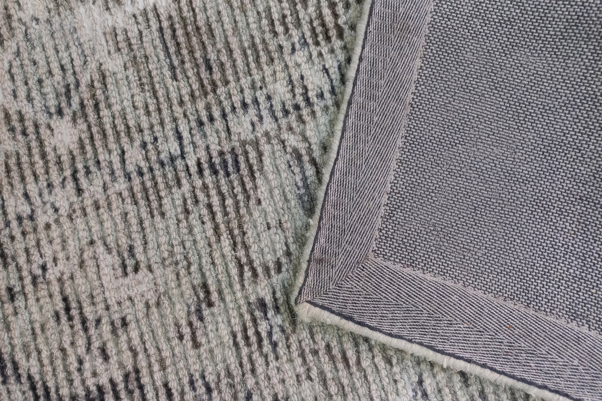 Stefano 15706 Beige/Taupe/Grey rug – corner detail