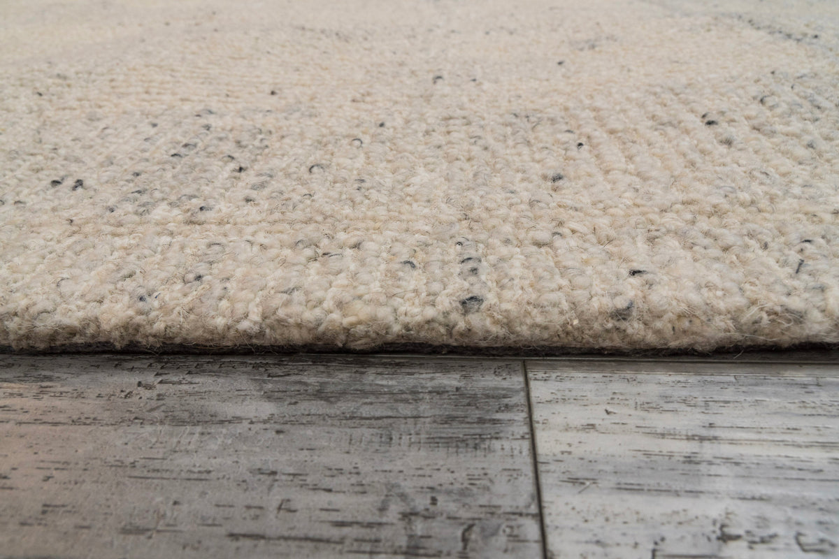 Teak 12800 Silver rug – pile detail